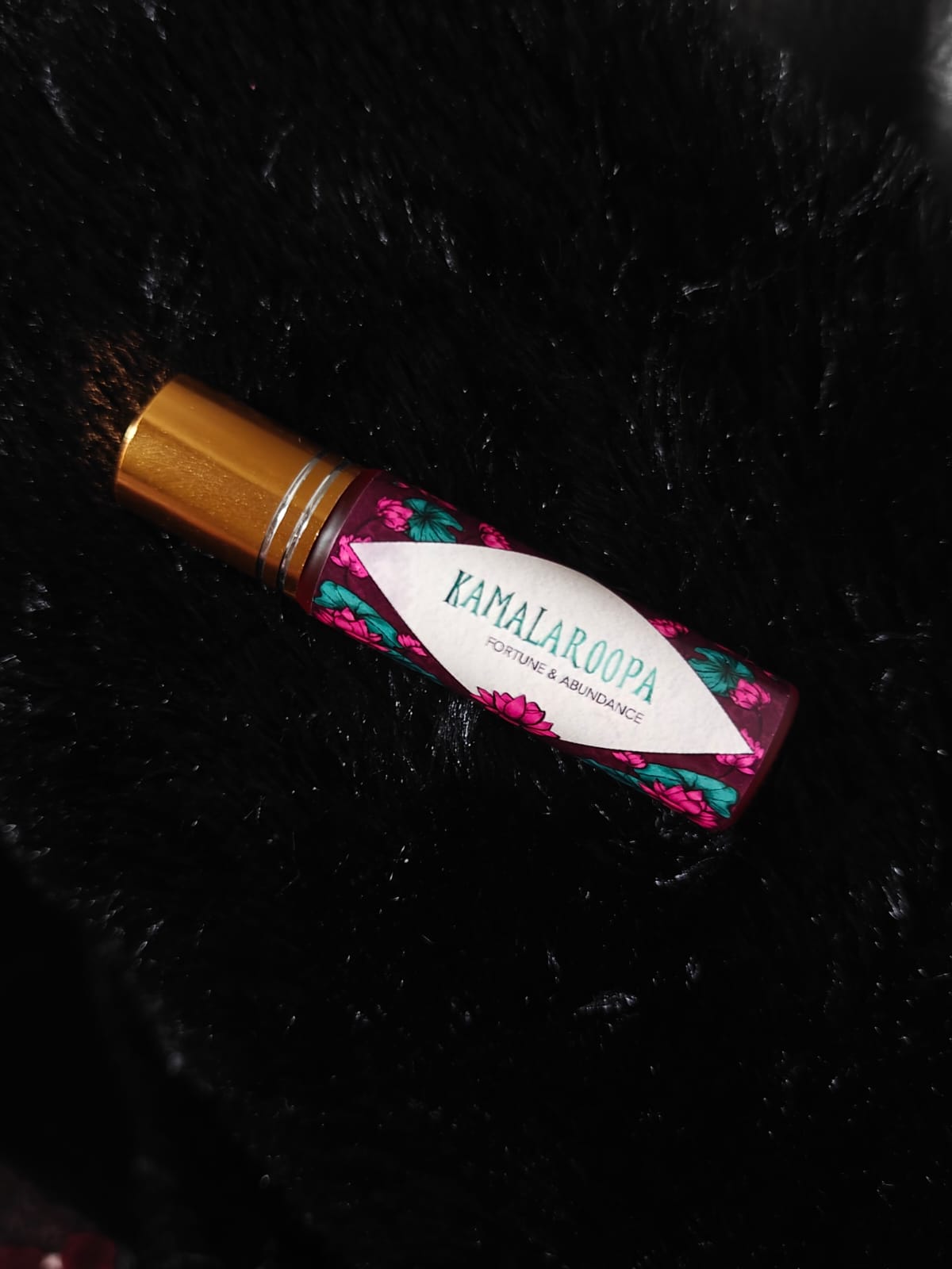 Kamalaroopa fortune and abundance spell oil